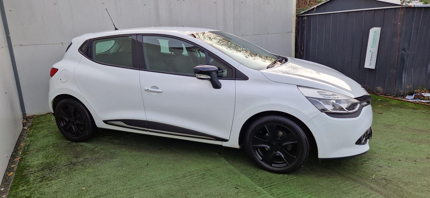 Used Renault Clio 2015 for sale - 76685495: Photo 4