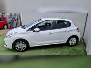 Used Peugeot 208 2014 for sale - 78845931: Photo