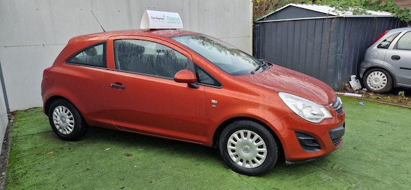 Used Vauxhall Corsa 2011 for sale - 76322634: Photo 4