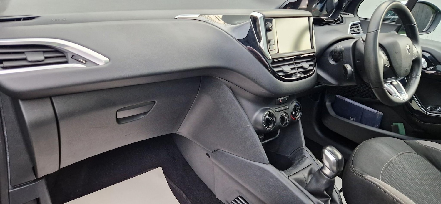 Used Peugeot 208 2014 for sale - 77262639: Photo 13