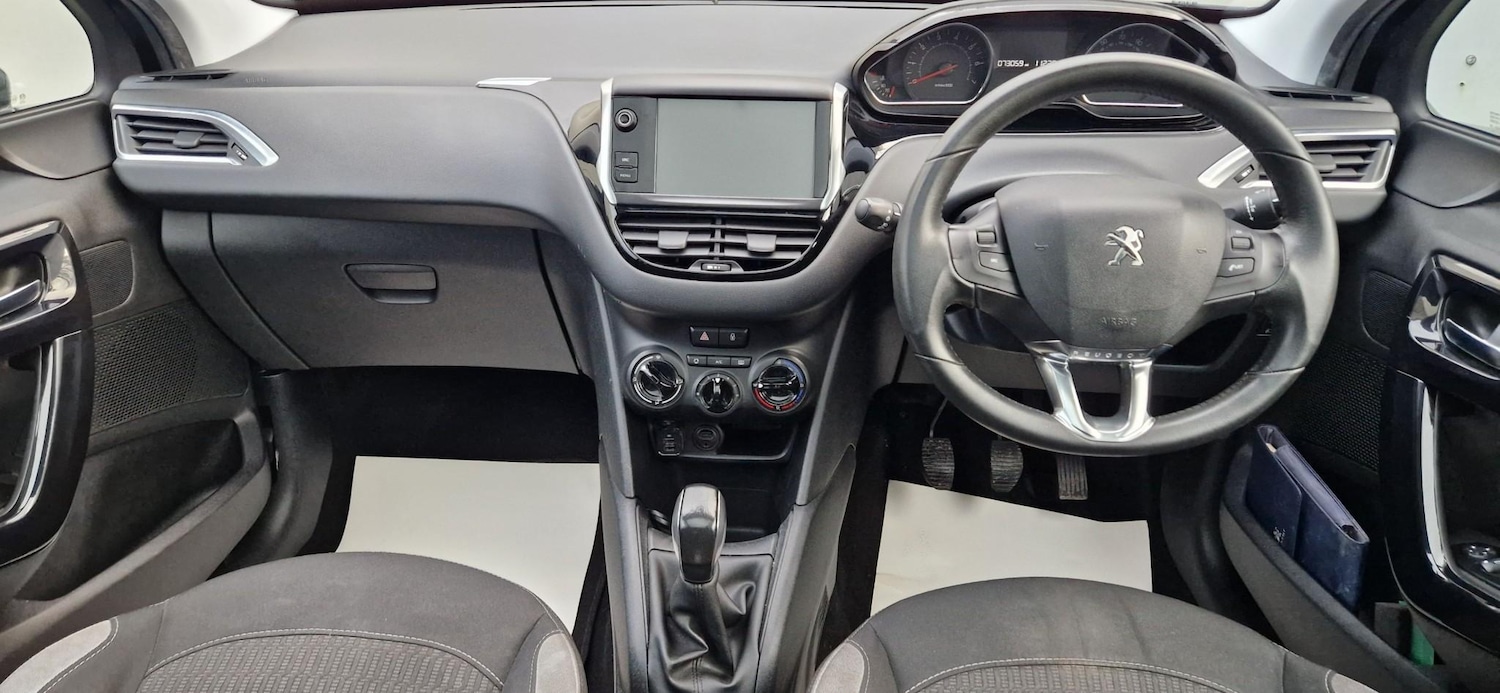 Used Peugeot 208 2014 for sale - 77262639: Photo 2