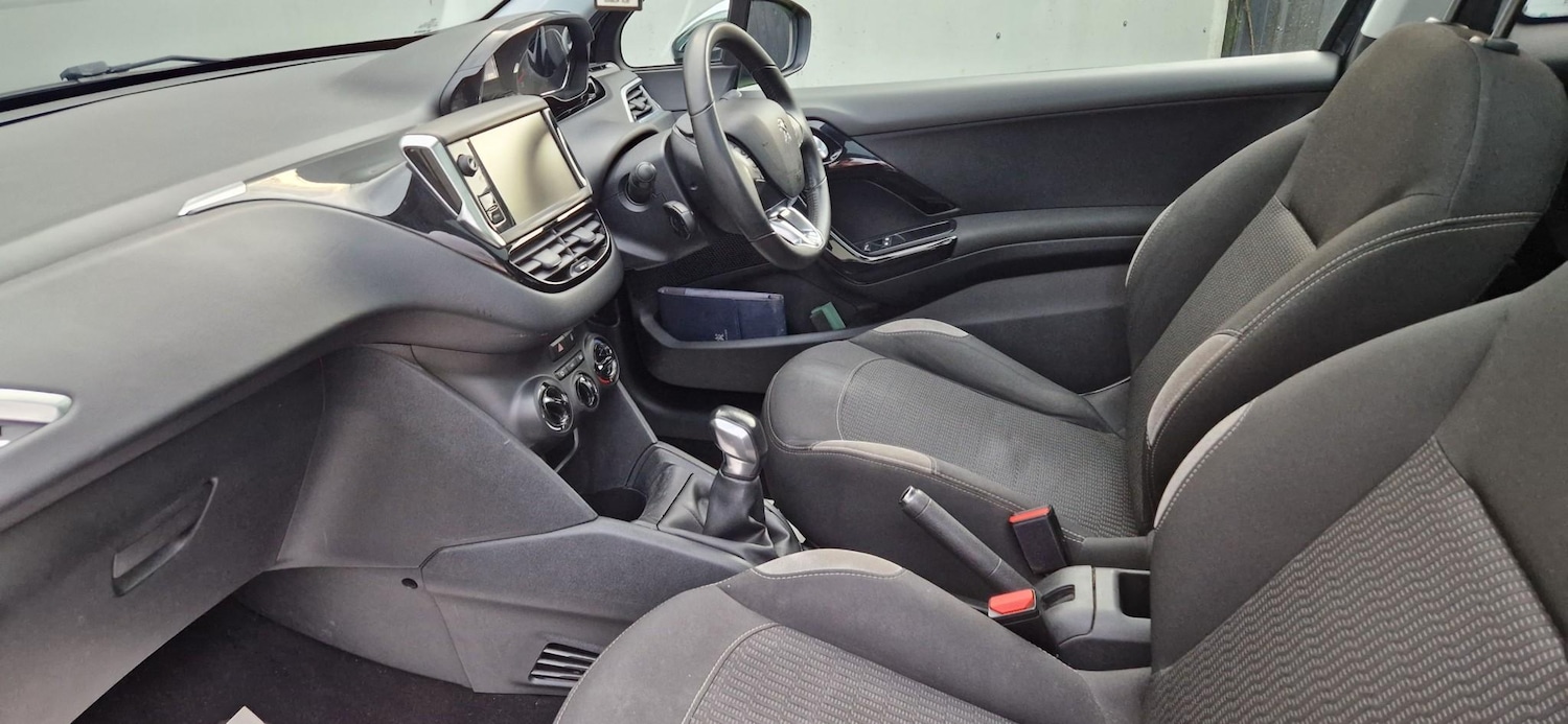 Used Peugeot 208 2014 for sale - 77262639: Photo 4