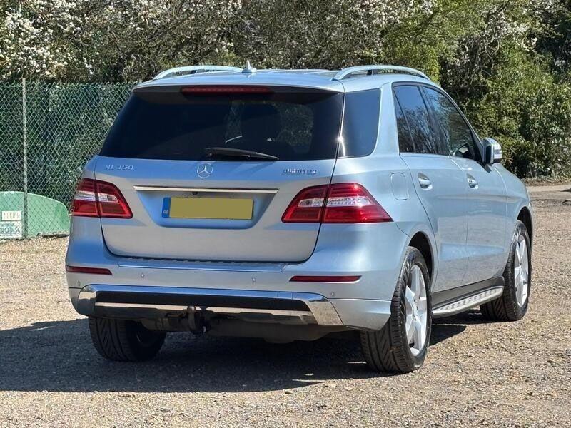 Used Mercedes-Benz M Class 2012 for sale - 76697296: Photo 3