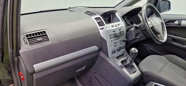 Used Vauxhall Zafira 2010 for sale - 72029665: Photo 16