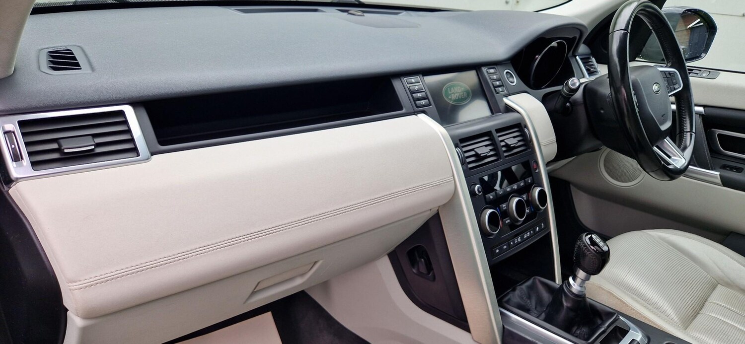 Used Land Rover Discovery Sport 2016 for sale - 77804940: Photo 15