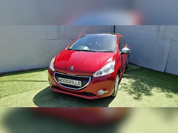 Used Peugeot 208 2015 for sale - 78569195: Photo