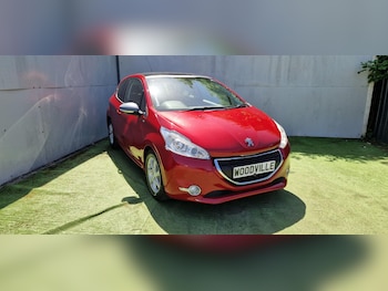 Used Peugeot 208 2015 for sale - 78569195: Photo
