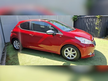 Used Peugeot 208 2015 for sale - 78569195: Photo