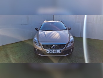 Used Volvo V40 2014 for sale - 77520011: Photo