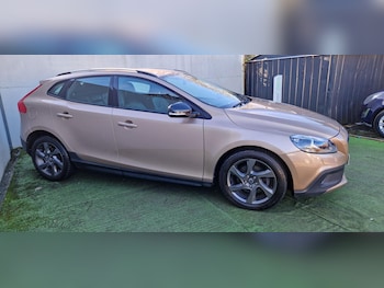 Used Volvo V40 2014 for sale - 77520011: Photo