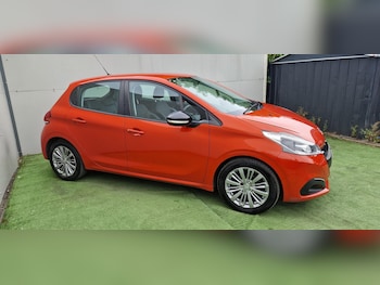 Used Peugeot 208 2015 for sale - 77301594: Photo