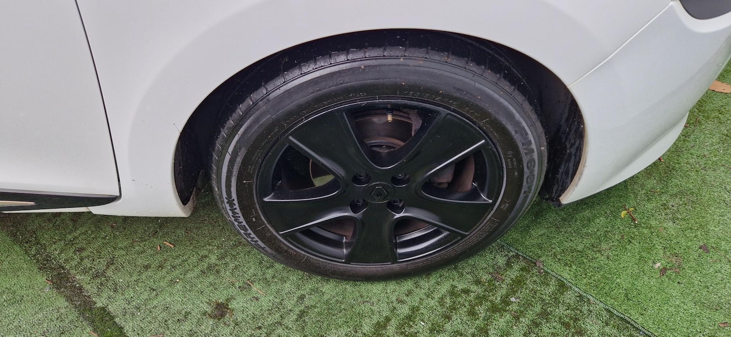 Used Renault Clio 2015 for sale - 76468845: Photo 11