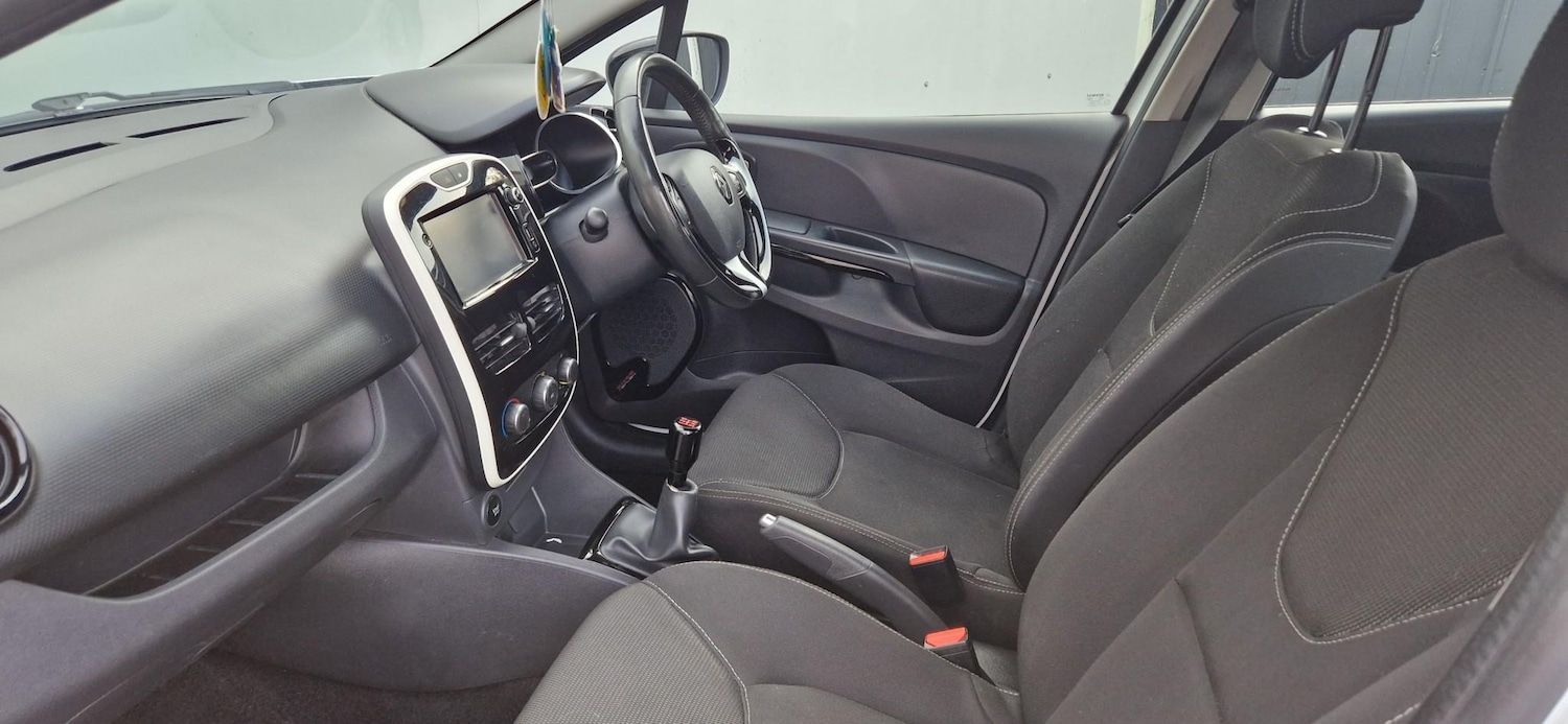 Used Renault Clio 2015 for sale - 76468845: Photo 14