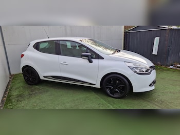 Used Renault Clio 2015 for sale - 76468845: Photo