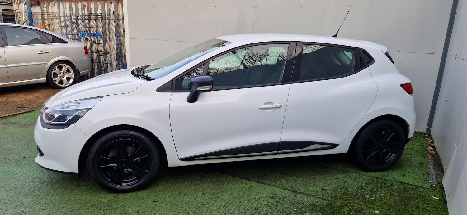 Used Renault Clio 2015 for sale - 76468845: Photo 7