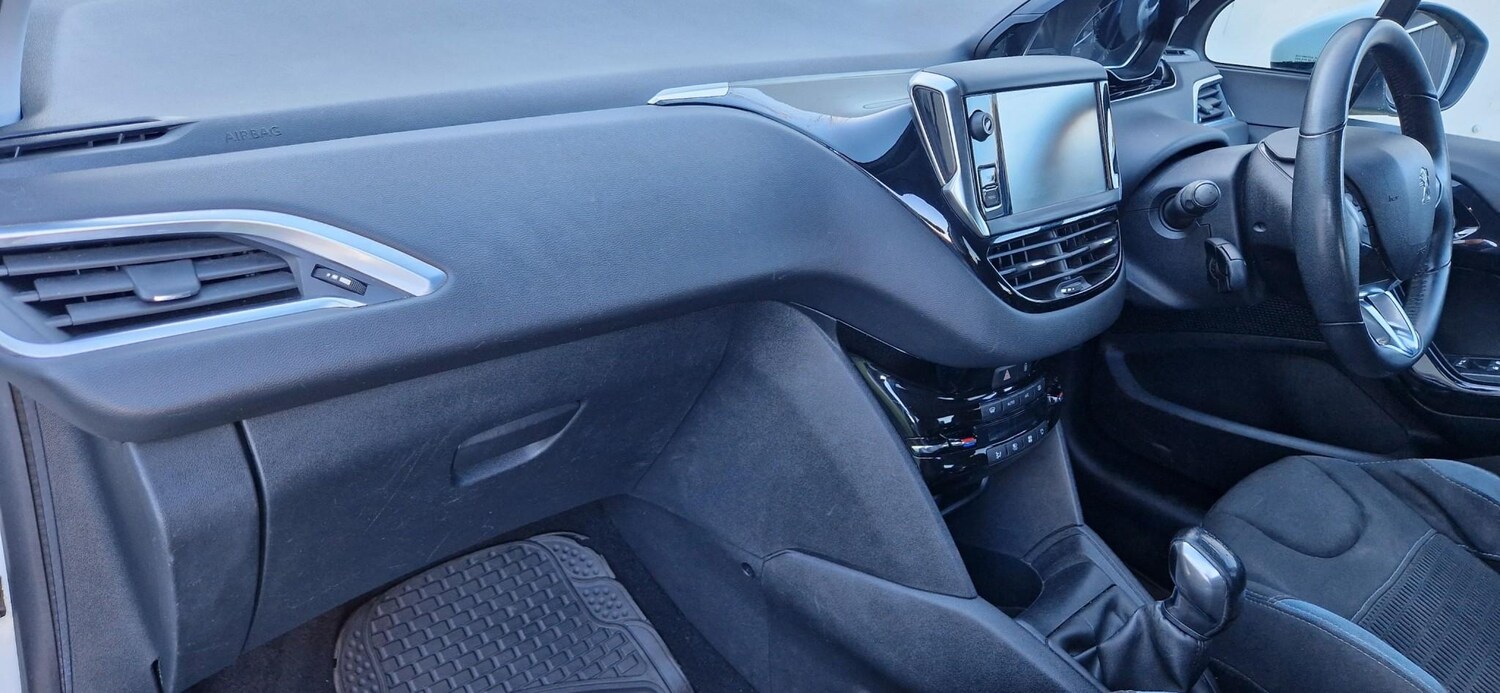 Used Peugeot 208 2014 for sale - 78029026: Photo 15
