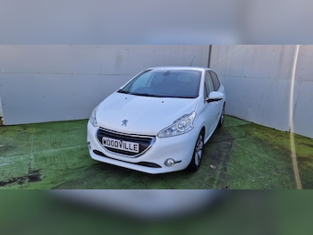 Used Peugeot 208 2014 for sale - 78029026: Photo