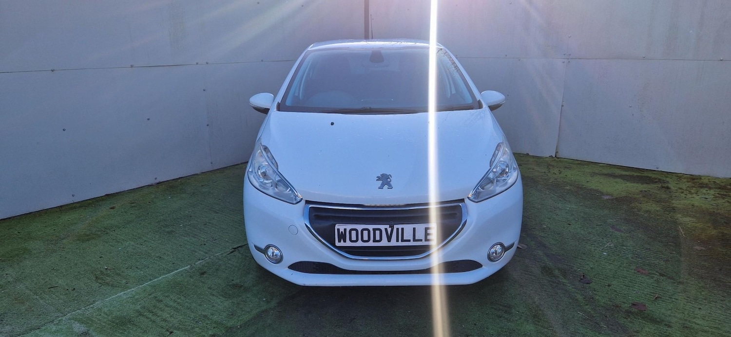 Used Peugeot 208 2014 for sale - 78029026: Photo 2