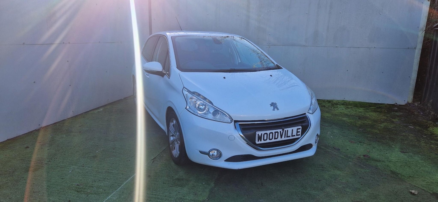 Used Peugeot 208 2014 for sale - 78029026: Photo 3
