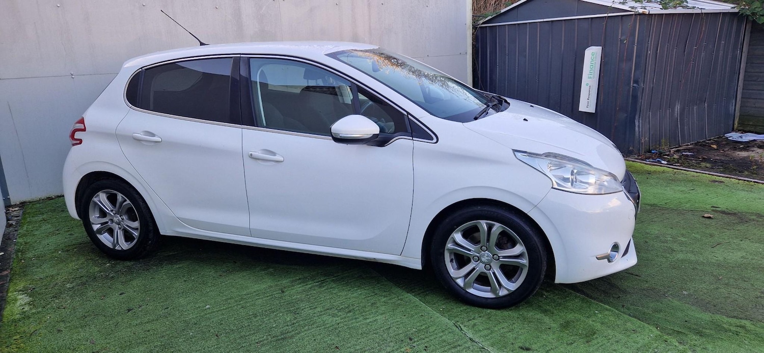 Used Peugeot 208 2014 for sale - 78029026: Photo 4