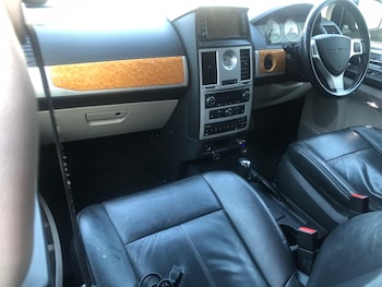 Used Chrysler Voyager 2010 for sale - 77275626: Photo