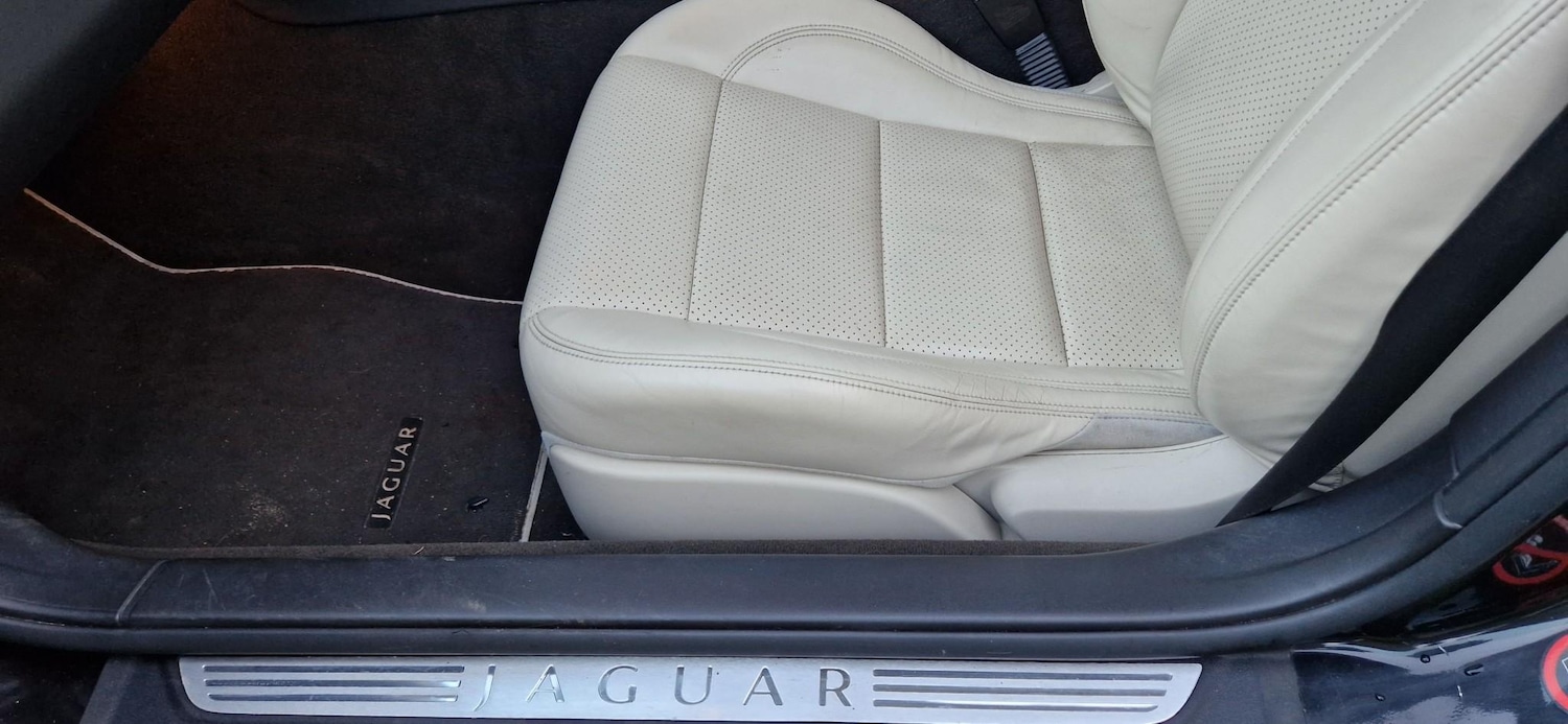 Used Jaguar XK 2012 for sale - 77037069: Photo 14