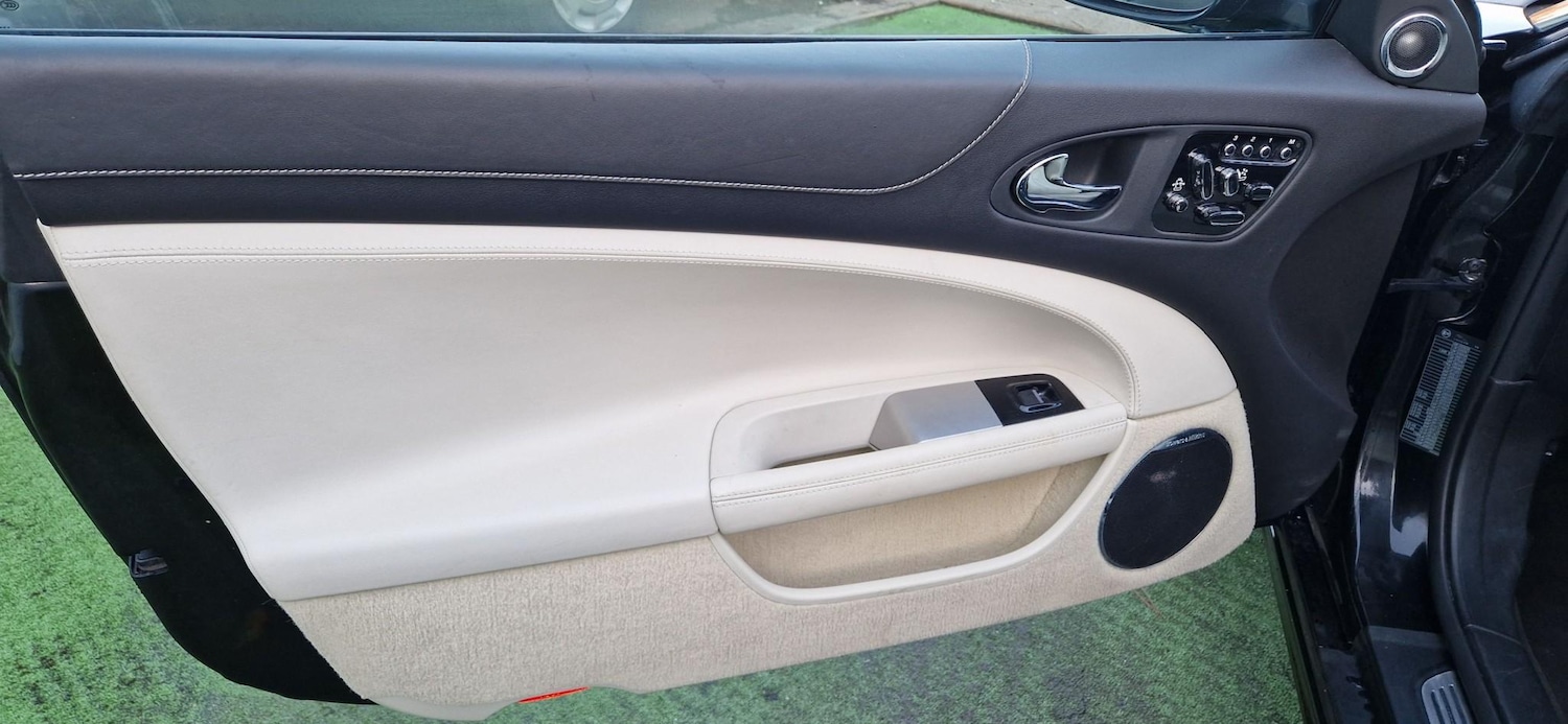 Used Jaguar XK 2012 for sale - 77037069: Photo 15