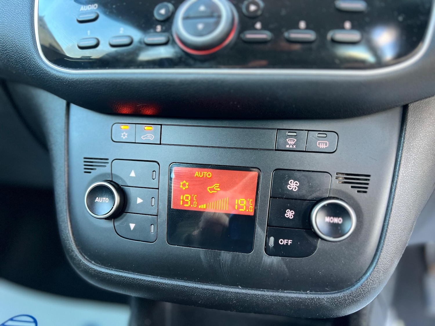 Used Fiat Punto 2013 for sale - 76765985: Photo 31