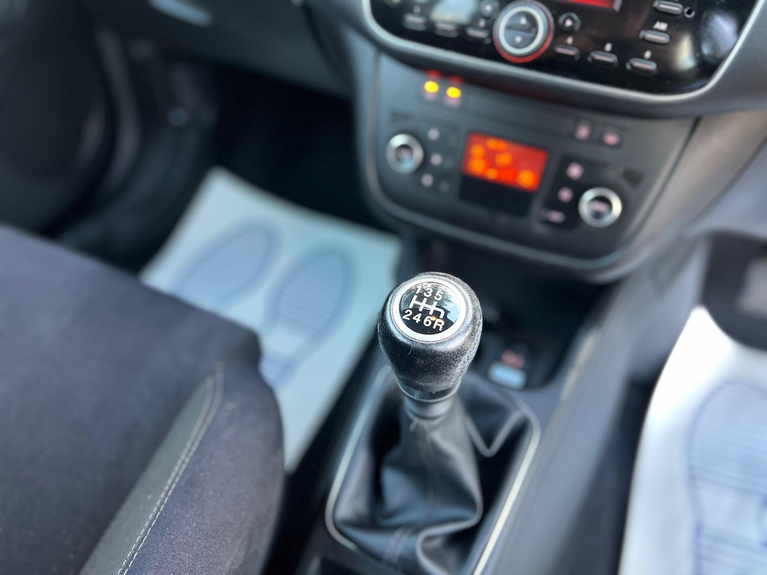 Used Fiat Punto 2013 for sale - 76765985: Photo 32