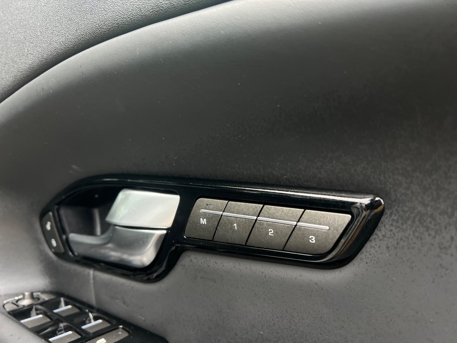 Used Land Rover Range Rover Evoque 2018 for sale - 77515468: Photo 32