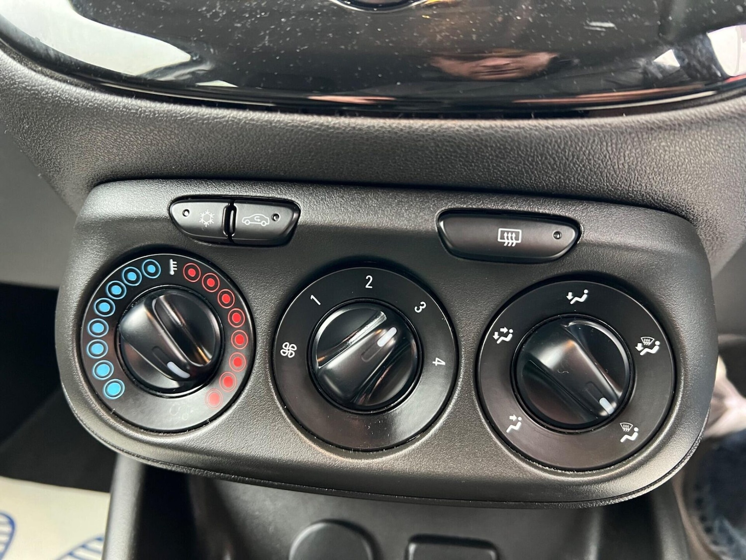 Used Vauxhall Corsa 2016 for sale - 77515455: Photo 32