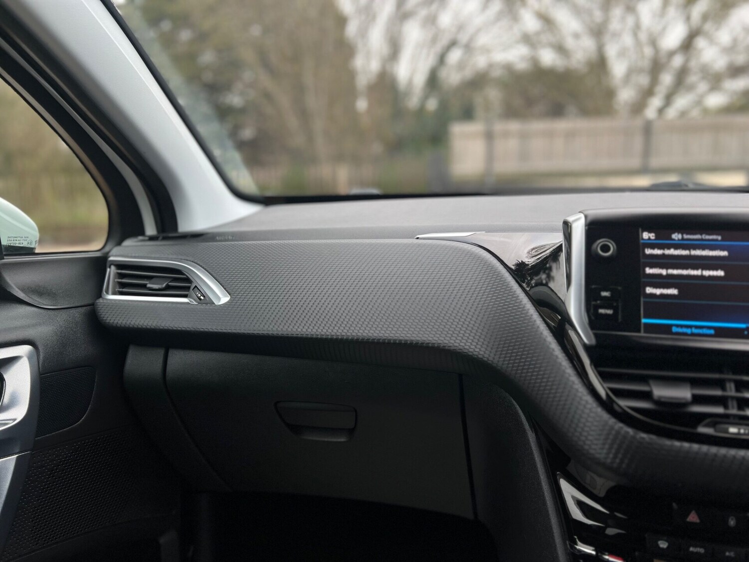 Used Peugeot 2008 2017 for sale - 77555941: Photo 27