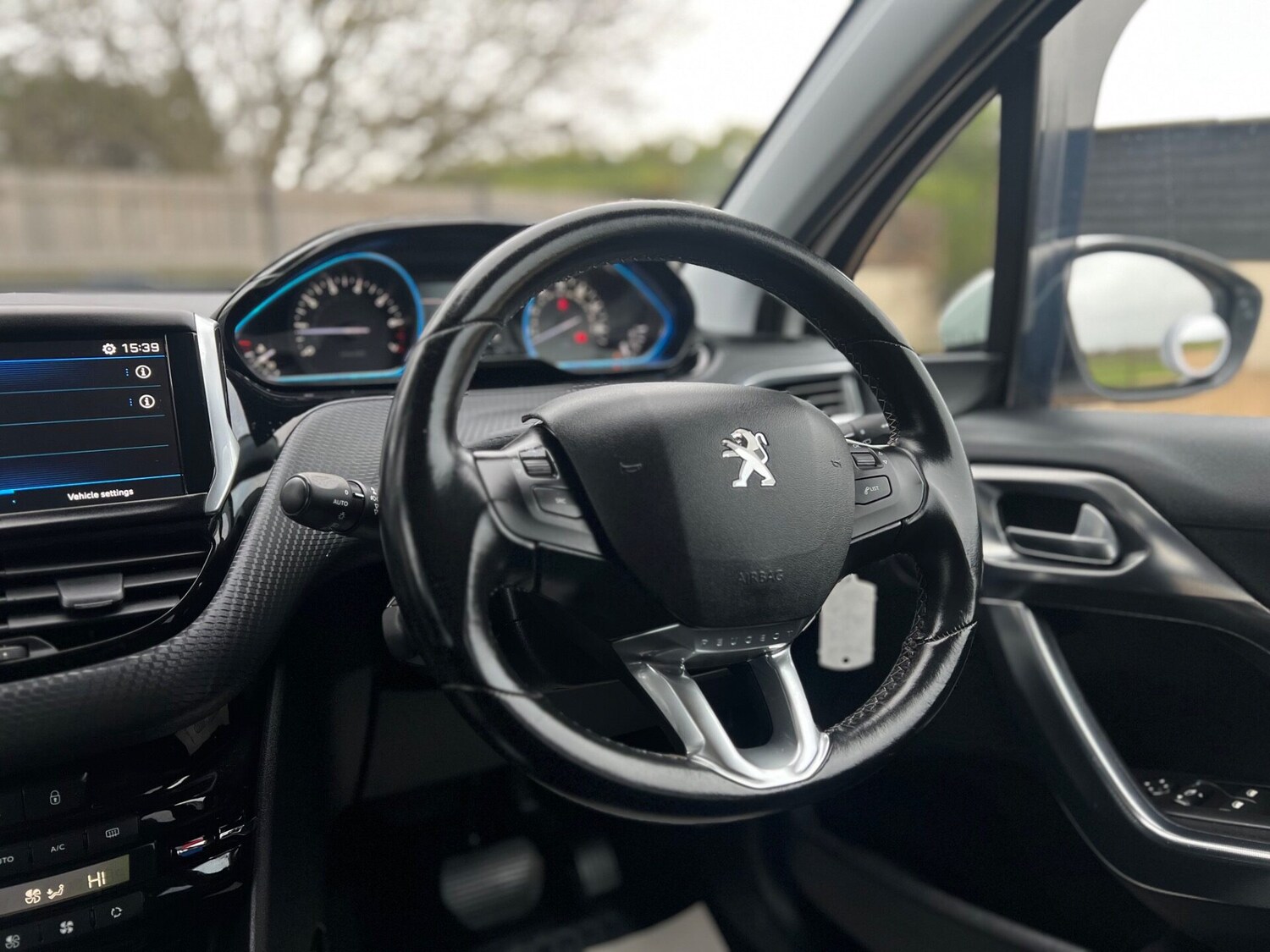 Used Peugeot 2008 2017 for sale - 77555941: Photo 28