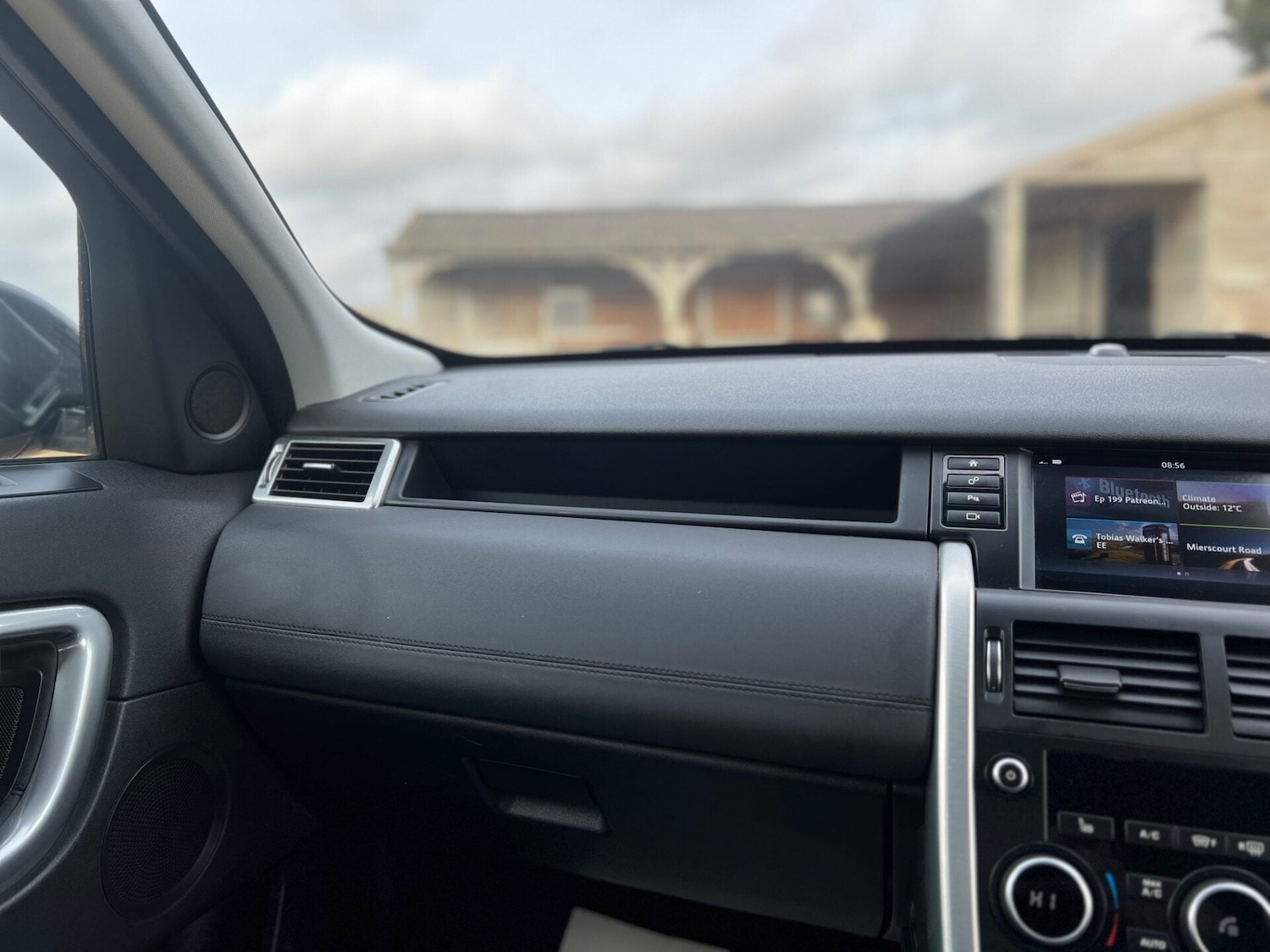 Used Land Rover Discovery Sport 2016 for sale - 77555938: Photo 33