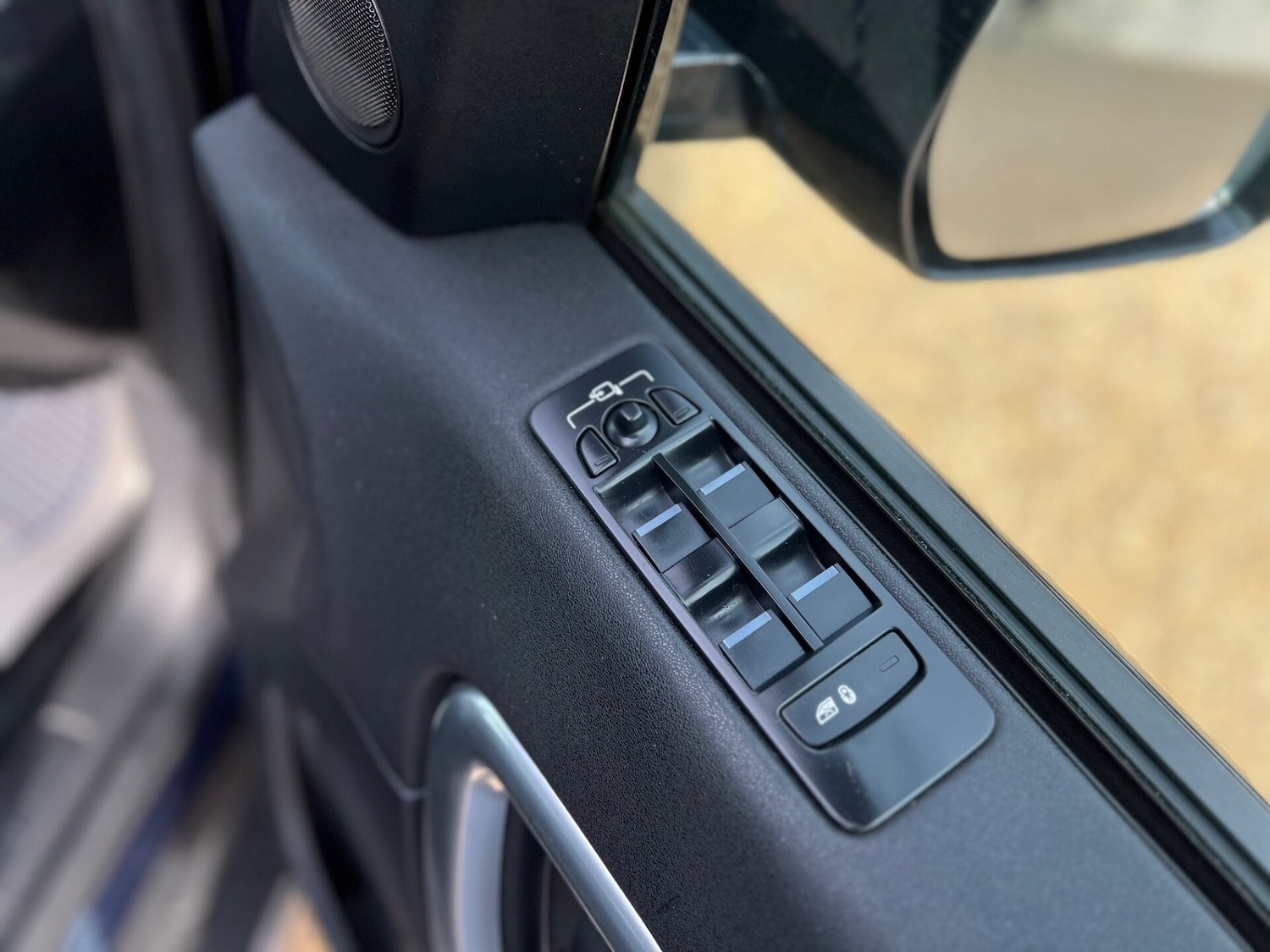 Used Land Rover Discovery Sport 2016 for sale - 77555938: Photo 35