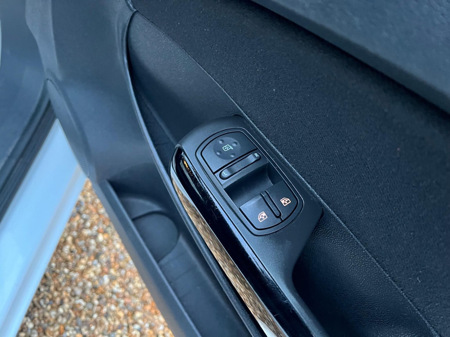 Used Vauxhall Corsa 2012 for sale - 77202634: Photo 29