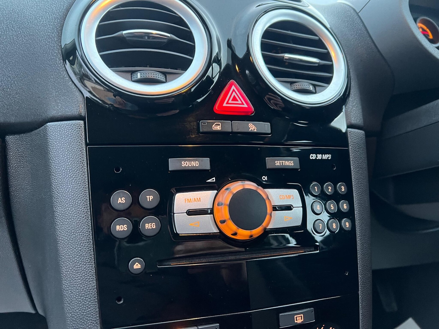 Used Vauxhall Corsa 2012 for sale - 77202634: Photo 31