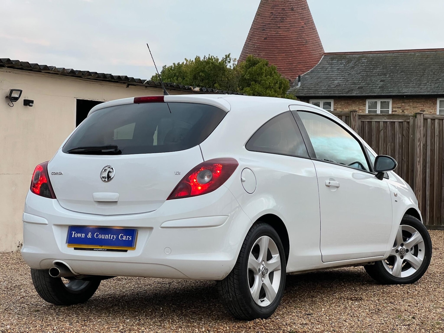 Used Vauxhall Corsa 2012 for sale - 77202634: Photo 4