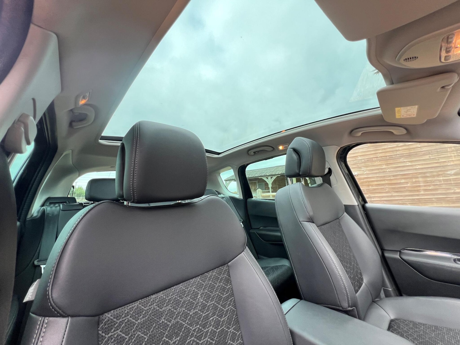 Used Peugeot 3008 2016 for sale - 76991987: Photo 42