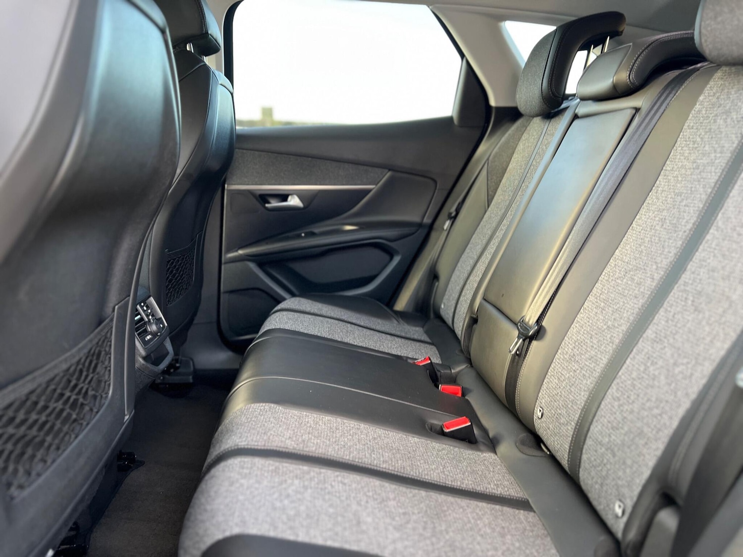 Used Peugeot 3008 2017 for sale - 77049666: Photo 22