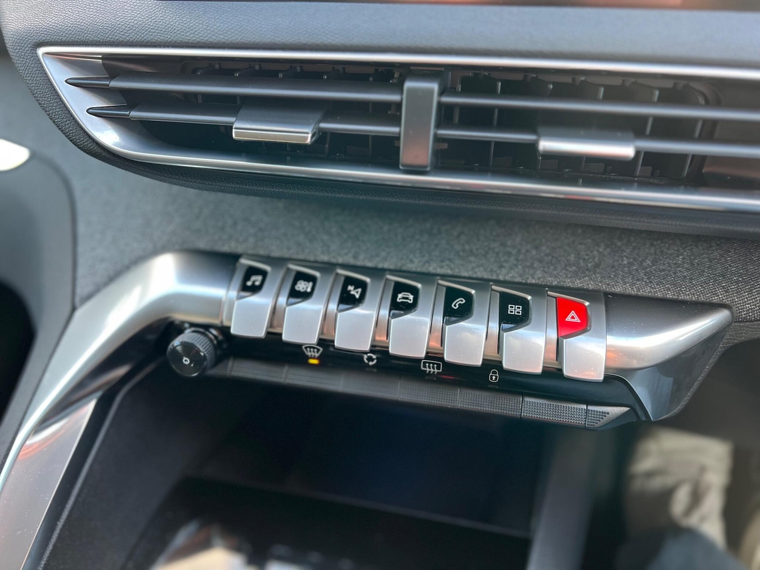 Used Peugeot 3008 2017 for sale - 77049666: Photo 32