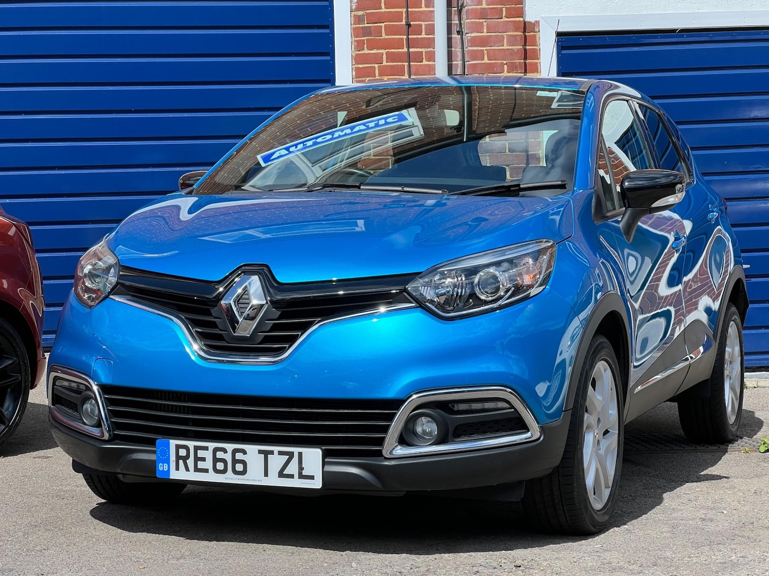 Used Renault Captur 2016 for sale - 76691131: Photo 2