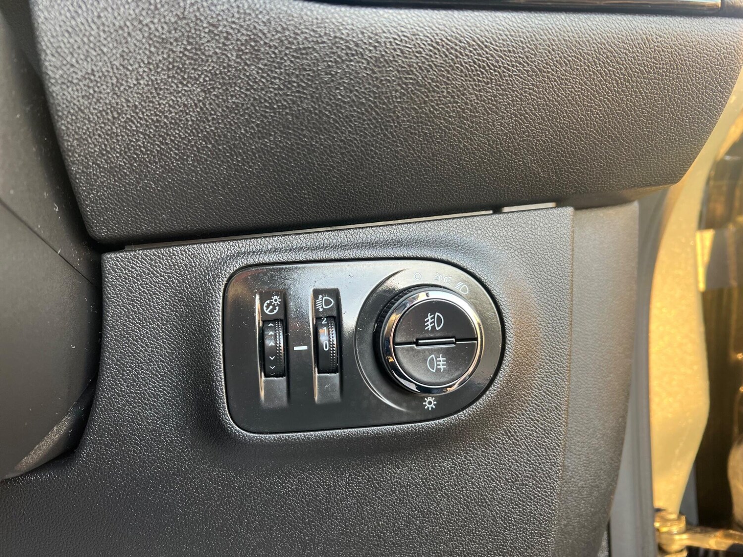 Used Vauxhall Corsa for sale - 76824640: Photo 25