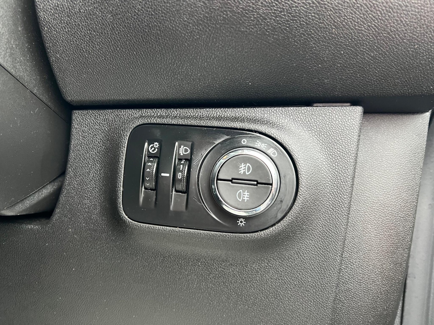 Used Vauxhall Corsa 2016 for sale - 77131094: Photo 28