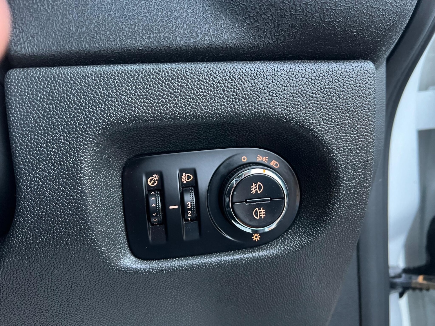 Used Vauxhall Corsa 2012 for sale - 77330672: Photo 30