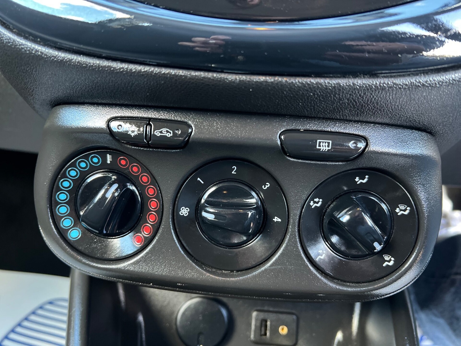 Used Vauxhall Corsa 2015 for sale - 77654373: Photo 33