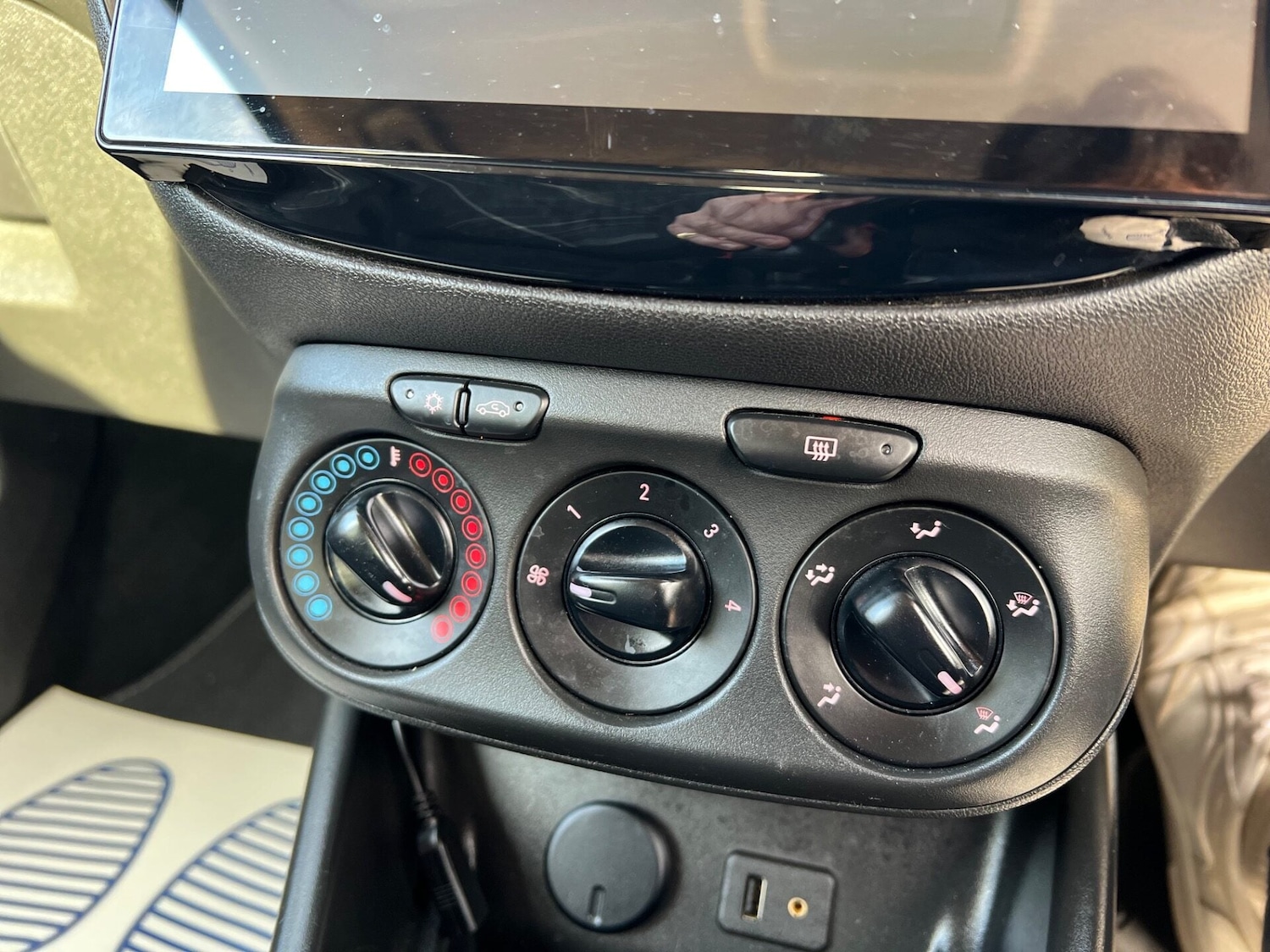 Used Vauxhall Corsa 2015 for sale - 77515476: Photo 38