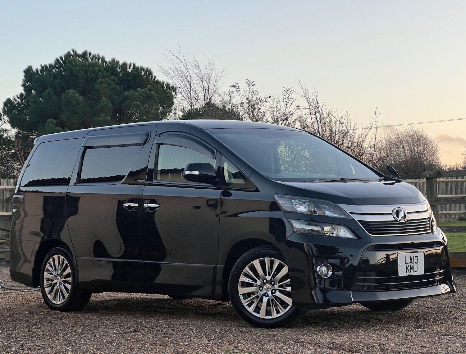 Used Toyota Vellfire 2023 for sale - 76839588: Photo 3