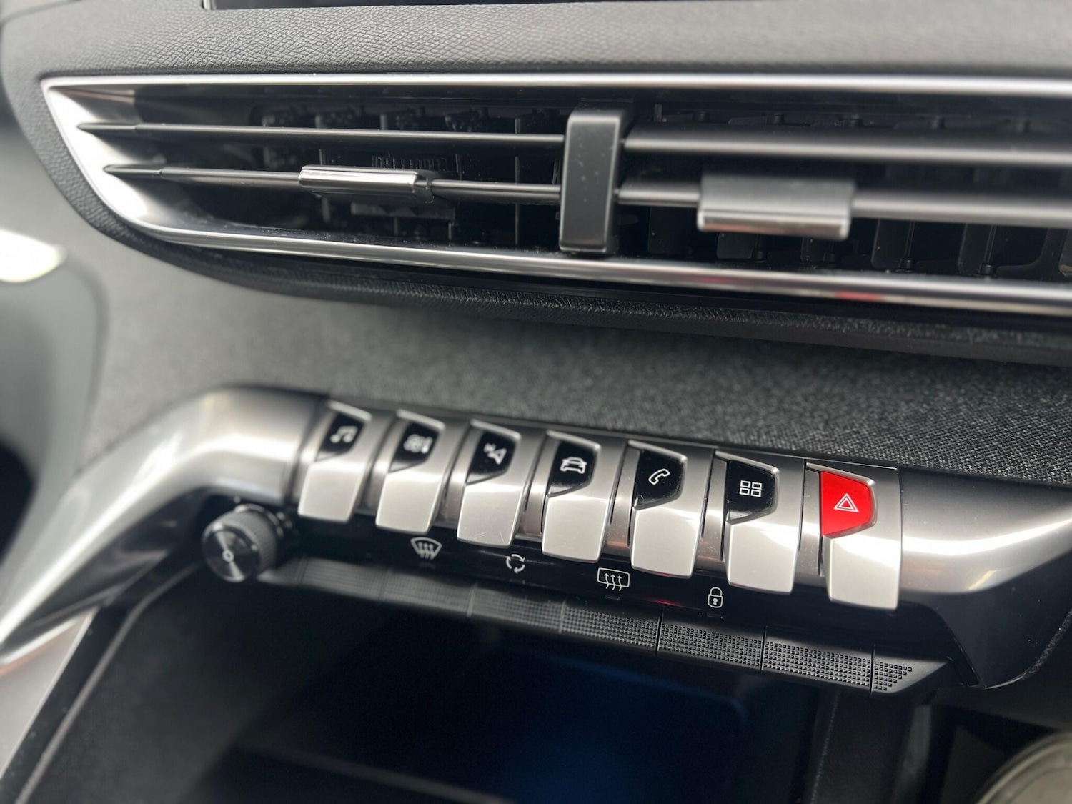 Used Peugeot 3008 2018 for sale - 76823890: Photo 37