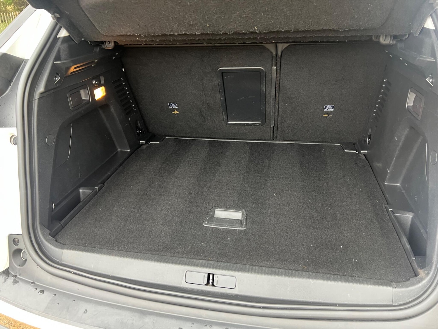 Used Peugeot 3008 2018 for sale - 76823890: Photo 38